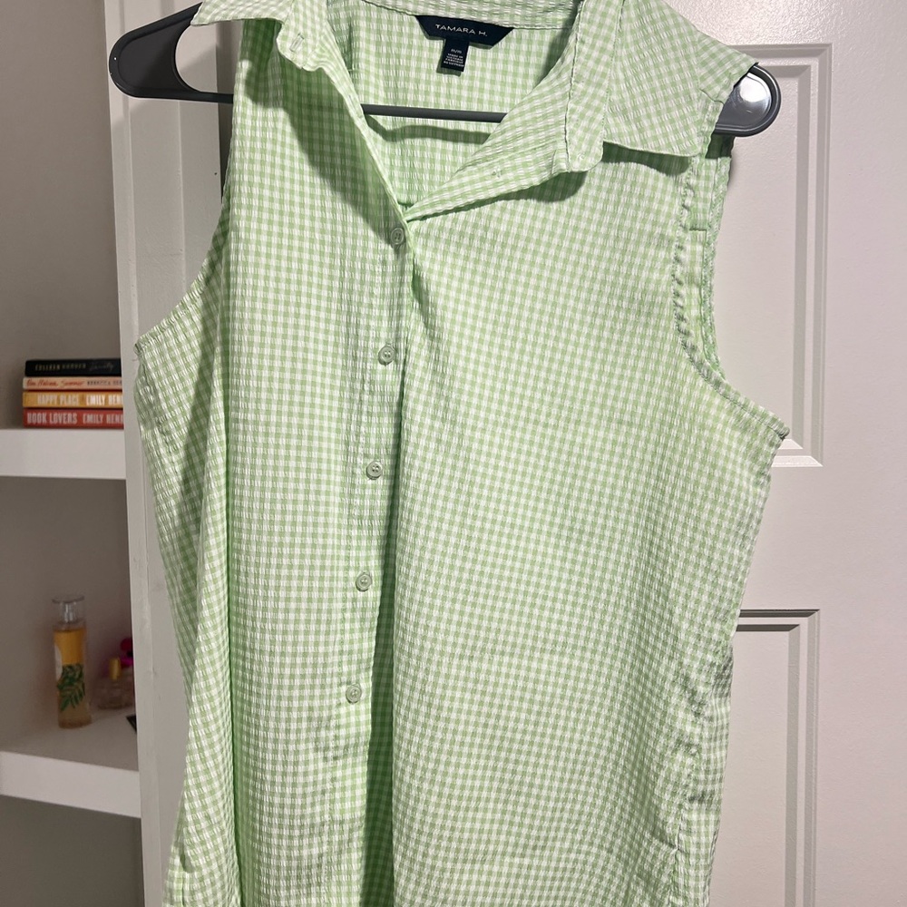 Green Sleeveless Notched Collar Button Down Shirt